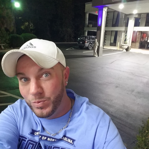 Meet your Posher, Josh - Picture 11 of 15